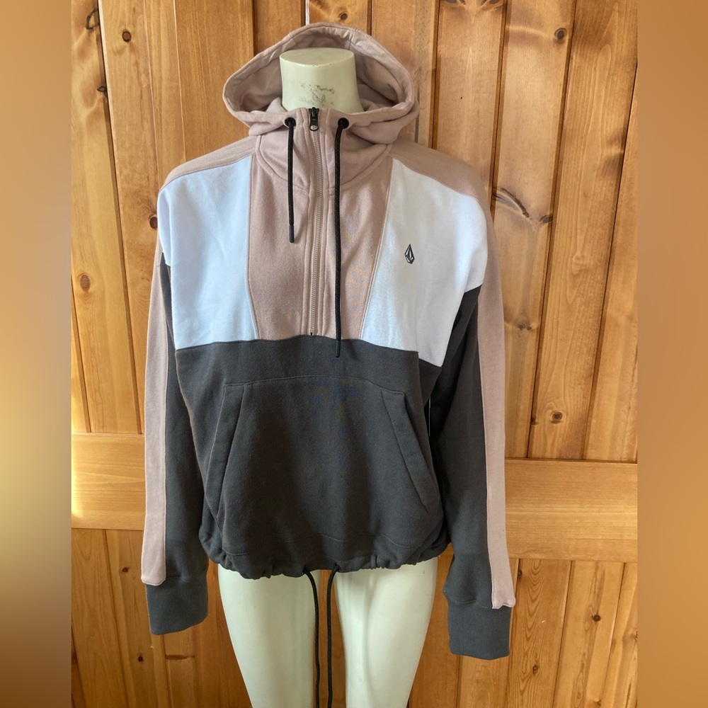 Women’s Volcom hoodie size medium nwt